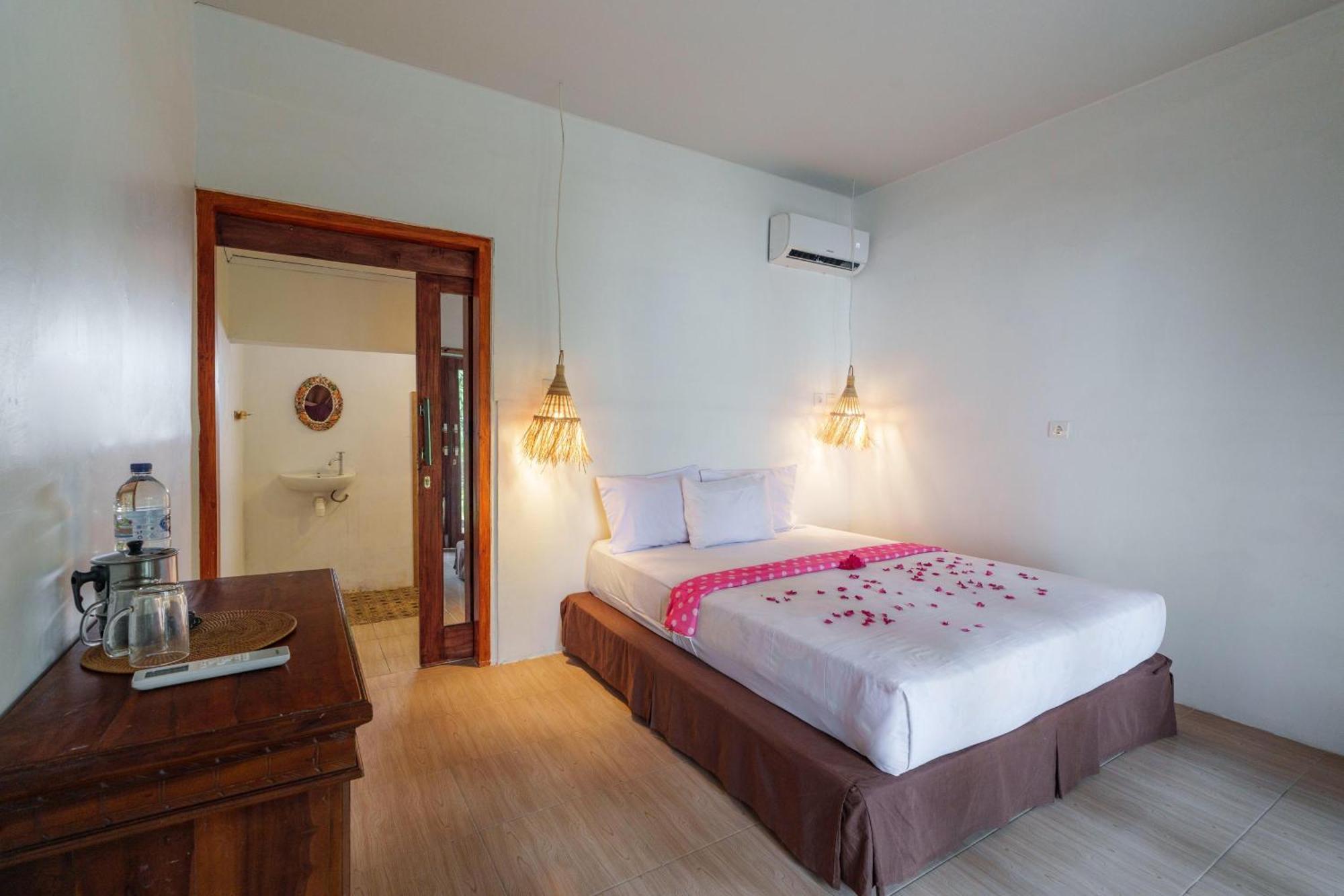 Anjani Larva Cottage - Homestay And Eatery Senaru Exterior photo